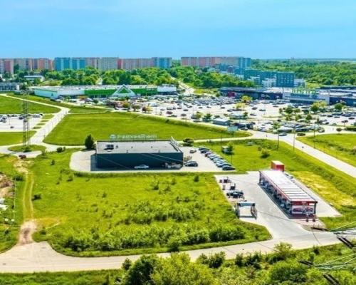 Teren inwestycyjny przy centrum handlowym ARENA