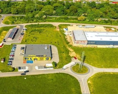 Teren inwestycyjny przy centrum handlowym ARENA