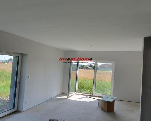 Nowe domy w spokojnej dzielnicy Rybnika.