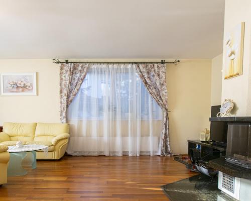 Duży dom wolnostojący / blisko Zalewu