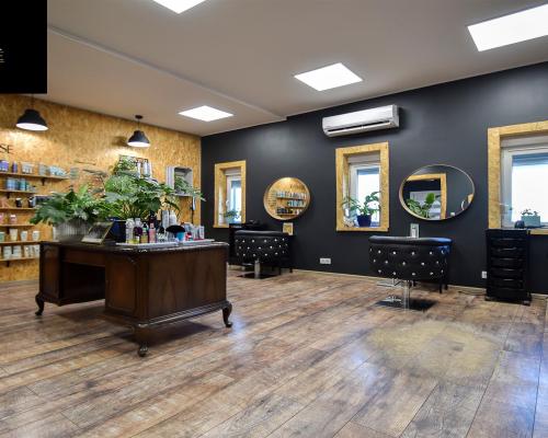 Budynek wolnostojący 184m2 z parkingkiem