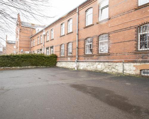 Biuro 48m2, parking / gotowe do wprowadzenia