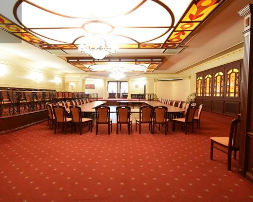 Restauracja w centrum miasta + sala balowa