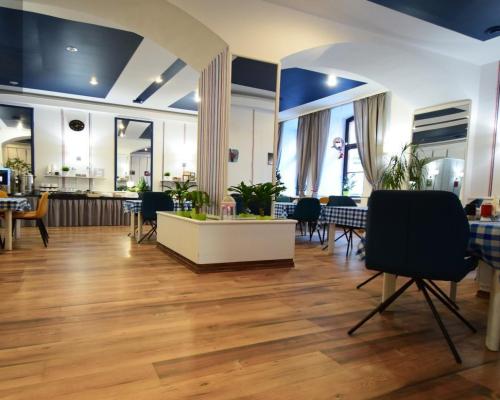 Restauracja w centrum miasta + sala balowa