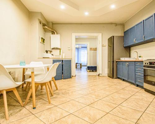 2 POKOJE/ 62,4M2/ I PIĘTRO/ BLISKO CENTRUM