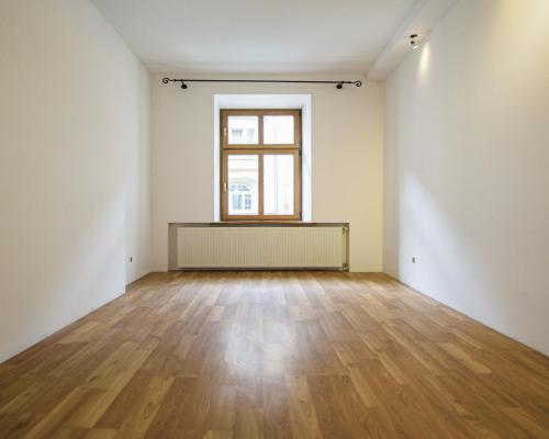 98M2/ 3 POKOJE/ I PIĘTRO/ CENTRUM