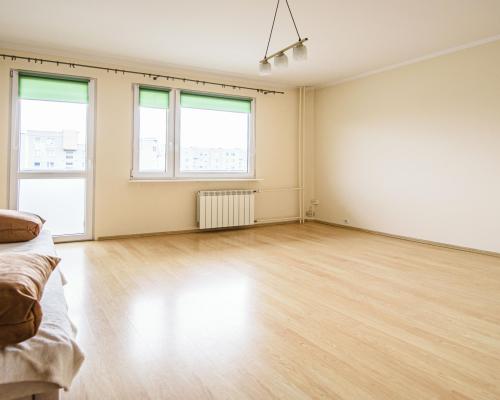 2 pokoje, balkon, 2 piętro /os. Zawiszów