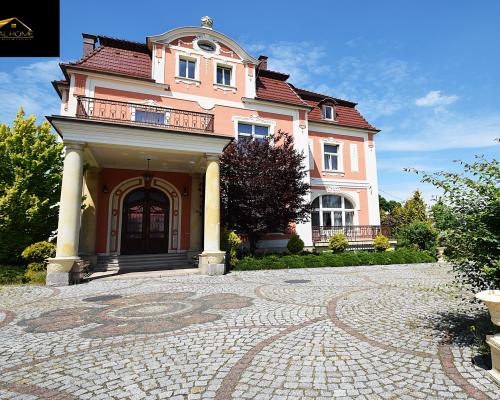 Odrestaurowany Pałac na sprzedaż