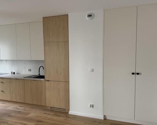 Kawalerka z balkonem I siłownia - Legnicka