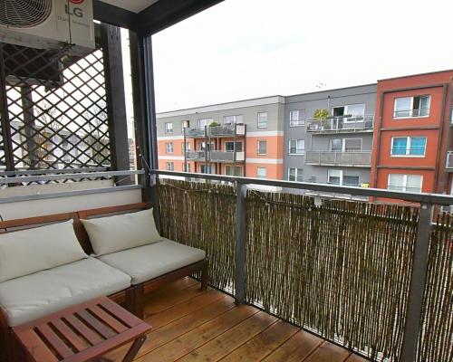 Olimipia port - 3 pokoje z klimatyzacją na wynajem