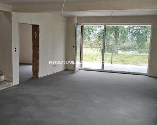 Nowy dom wolnostojący w stanie deweloperskim