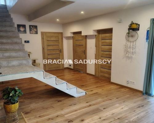 Dom z lokalem usługowym do wykończenia