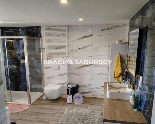 Dom z lokalem usługowym do wykończenia