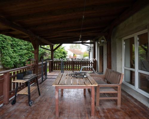 Dom na wsi, działka 8 ar, duży garaż