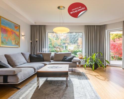 Dom za wzgórzu, widok na Kraków, 4 sypialnie