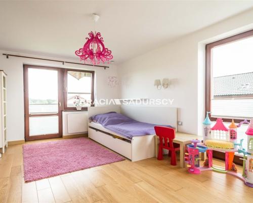 Przestronny dom z dużą działką