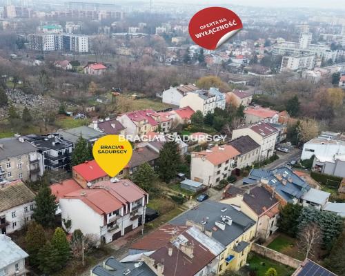 dwa budynki w Centrum Krakowa.