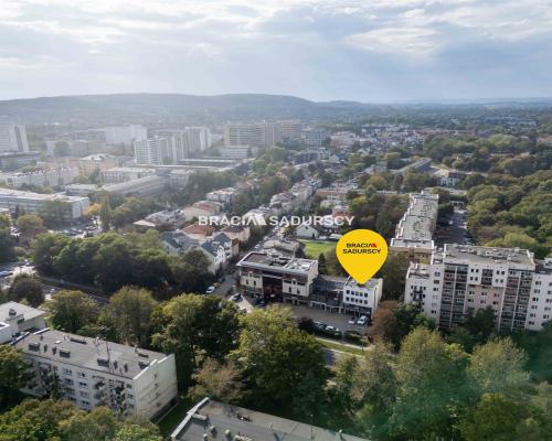 Budynek biurowy z możl. rozbudowy , 400m2