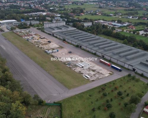 Nieruchomośc z przeznaczeniem pod fabrykę / centru