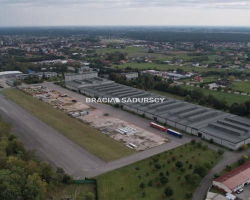 Nieruchomośc z przeznaczeniem pod fabrykę / centru