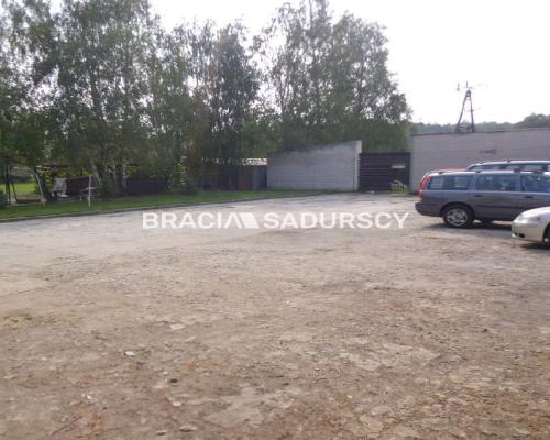 Zdjęcia należą do właściciela oferty. 
 
Do sprzedania nieruchomość produkcyjno-mieszkalna o powierzchni całkowitej 1027 m2 leż