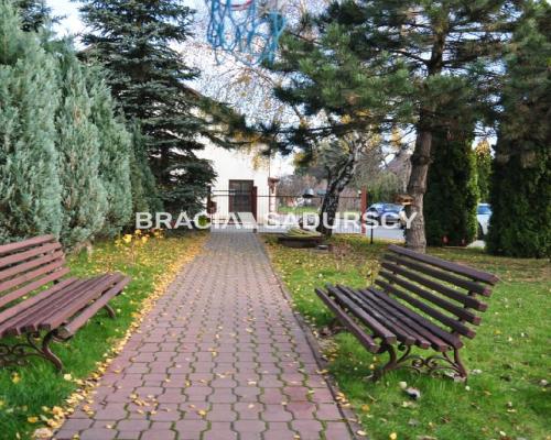 Zdjęcia należą do właściciela oferty.  
 
Zielonki koło Krakowa.  

 Do sprzedania  zakład  produkcyjny II kondygnacyjny o łącz