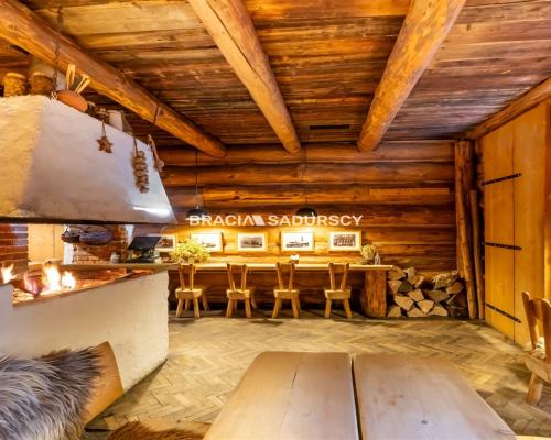 Lokal w centrum miasta z działającą restauracją