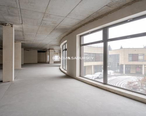 Lokal usługowy w stanie deweloperskim -706 m