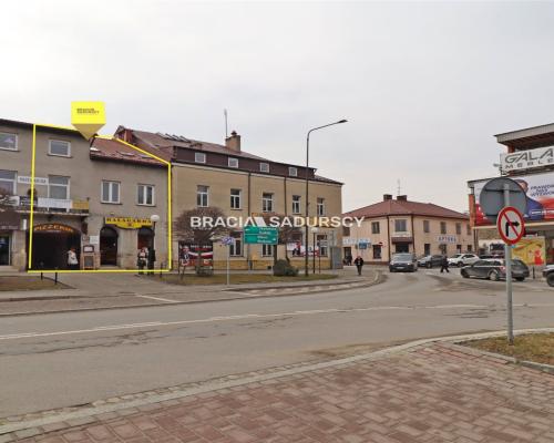 Dochodowa kamienica na Rynku w Miechowie - lokale handlowo-usługowe, wysoka stopa zwrotu    

 Na sprzedaż oferujemy  nieruchom