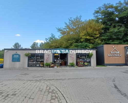 48 m&sup2; na Tw&oacute;j biznes przy Galerii ATUT - gotowy lokal handlowo-usługowy!   

 Na sprzedaż oferujemy lokal handlowo-