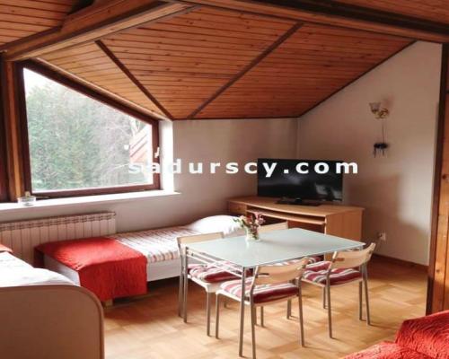 Dom 440m 2  na własnej działce 1700m 2  w Piasecznie, nadaje się na działalność gospodarczą, usługi, kwatery, dom noclegowy. Ci