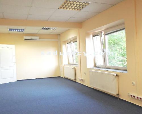 Niezależny obiekt biurowy    825m 2     na dużej działce 4600m2 na Ursynowie w Pyrach, z możliwością realizacji większych inwes