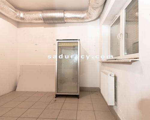 Piękny lokal użytkowy   106m 2  z małym ogr&oacute;dkiem,   na parterze   w Piasecznie / Nowej Iwicznej, z trzema własnymi miej