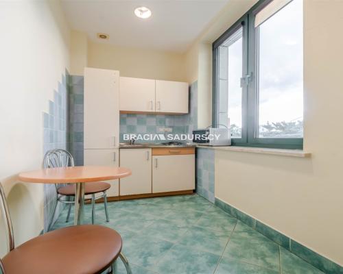 lokal biurowy 18,5 m2 pradnik Biały