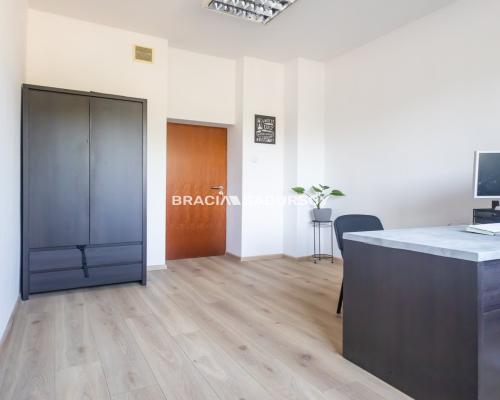 Bronowice, 217m2 biur + parking