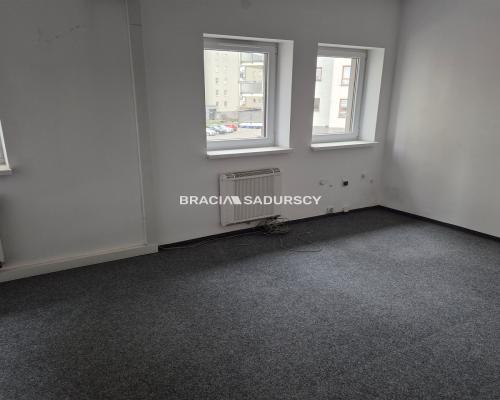 204m2 w biurowcu,ok. Mogilskiej,super cena 45zł/m2