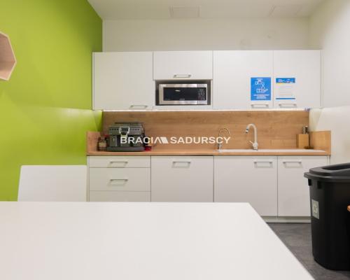 Lokal biurowo-magazynowy, 299m2, winda, dwa piętra