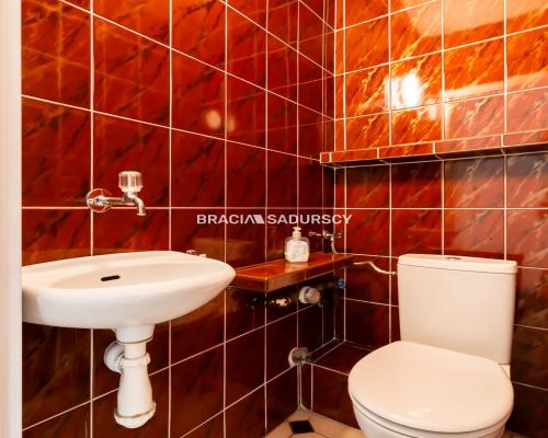 lokal na biuro, 64m2 na parterze,parking+tramwaj