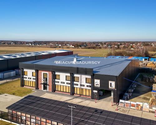 Nowoczesny lokal z parkingiem - Targowisko