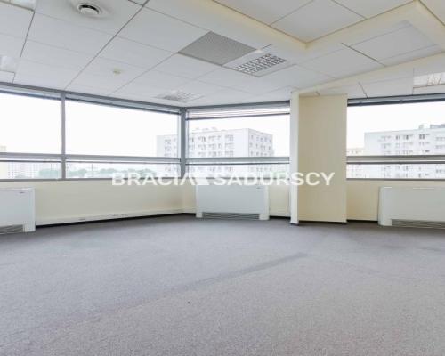Oferta najmu powierzchni biurowej   
 
Oferujemy lokal użytkowy biurowy  o pow 520 m2 zlokalizowany przy Opolskiej w Krakowie