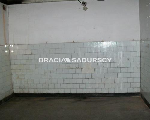 *Zdjęcia należą do właściciela oferty.   
  
Nowy Targ. Do wynajęcia budynek trzy poziomowy o pow. 2300m2 + piwnice leżący na 6