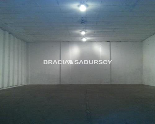 *Zdjęcia należą do właściciela oferty.   
 
Do wynajęcia powierzchnia magazynowa w Krakowie. 
Powierzchnia hali około 475 m2 z