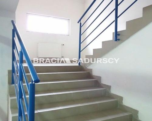 *Zdjęcia należą do właściciela oferty.   
 
Oferujemy do wynajęcia biura w budynku w ok. ul. Ujastek w Krakowie.  

   

  Pomi