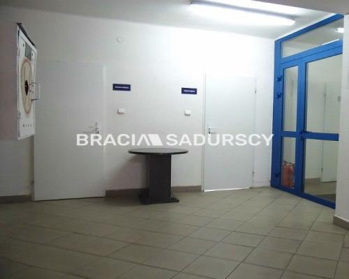 *Zdjęcia należą do właściciela oferty.   
 
Oferujemy do wynajęcia biura w budynku w ok. ul. Ujastek w Krakowie.  

   

  Pomi