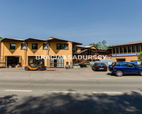 Do wynajęcia budynek biurowy  leżący na Krowodrzy w Krakowie . 
 
Nieruchomość znajduje się bezpośrednio przy gł&oacute;wnej ul