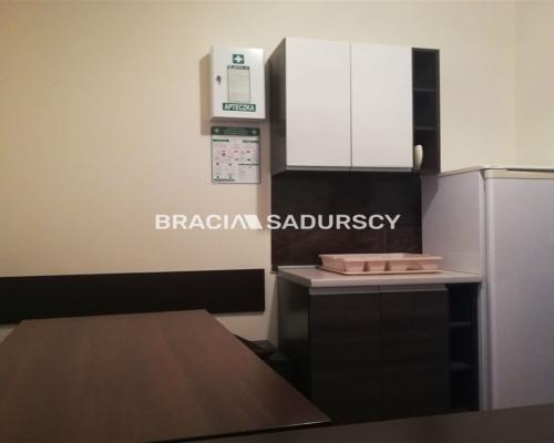 *Zdjęcia należą do właściciela oferty.   

   
Powierzchnie biurowe znajdują się na I piętrze budynku 
(łączna powierzchnia - o