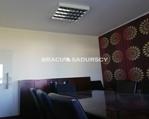 *Zdjęcia należą do właściciela oferty.   

   
Powierzchnie biurowe znajdują się na I piętrze budynku 
(łączna powierzchnia - o