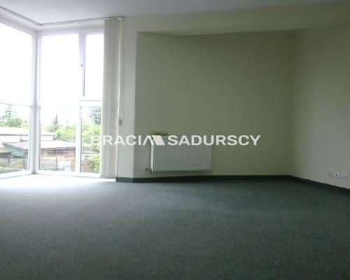 *Zdjęcia należą do właściciela oferty.   

   
Powierzchnie biurowe znajdują się na I piętrze budynku 
(łączna powierzchnia - o