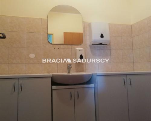 *Zdjęcia należą do właściciela oferty.   

   
Powierzchnie biurowe znajdują się na I piętrze budynku 
(łączna powierzchnia - o