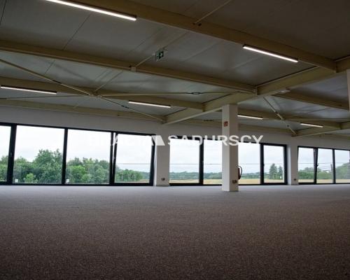 Nowy obiekt handlowy-usługowy-biurowy / Liszki